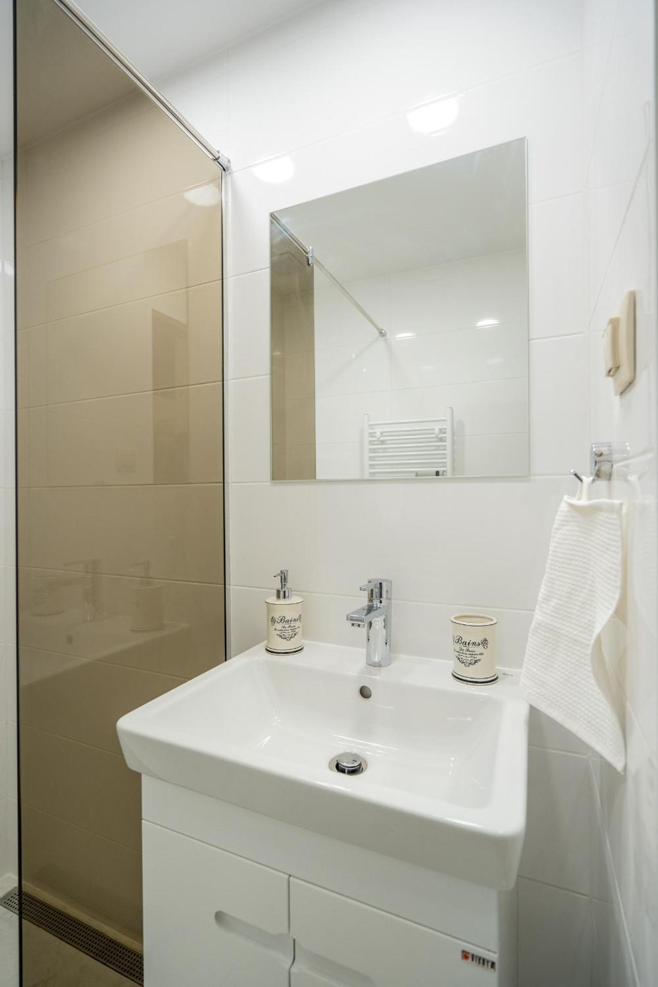 Top Location Central New & Spacious 3 Bdr Apt Medical Academy Sofia Exterior foto