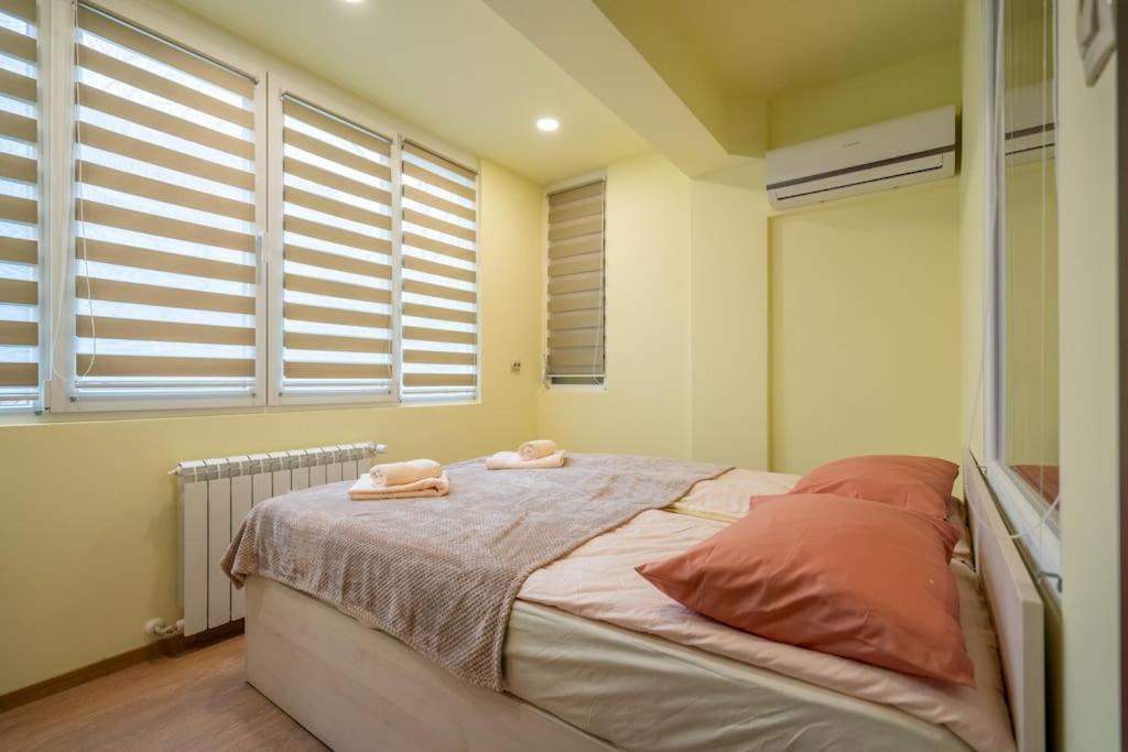 Top Location Central New & Spacious 3 Bdr Apt Medical Academy Sofia Exterior foto